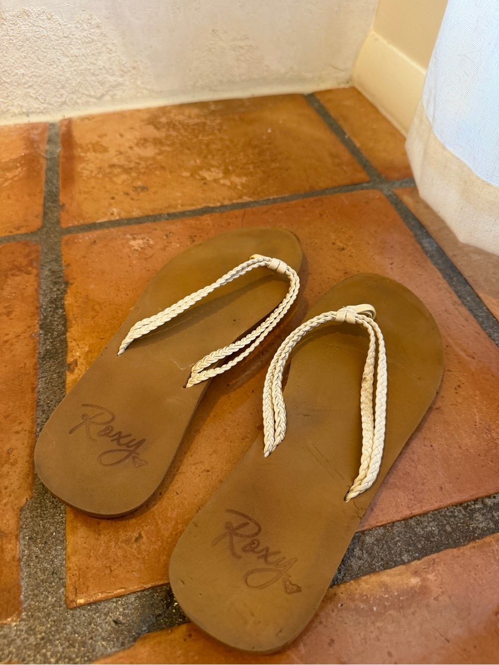 Roxy Braided Ivory Strap Brown Footbed Flip Flops